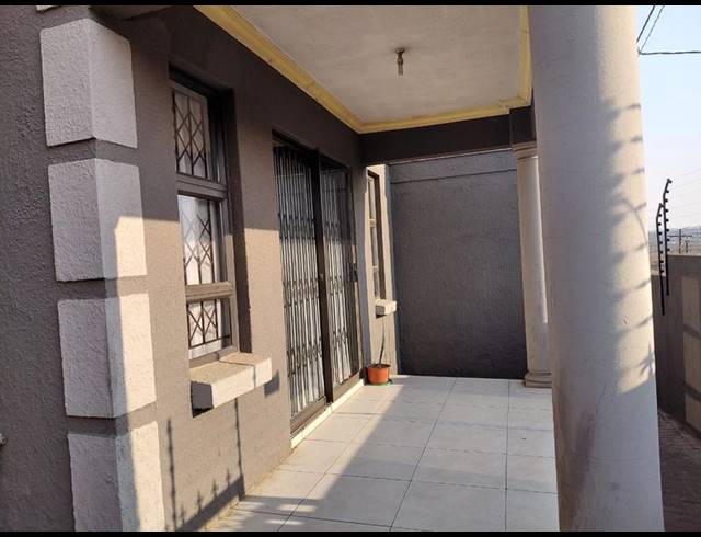 4 BEDROOM HOUSE FOR SALE IN CLAYVILLE